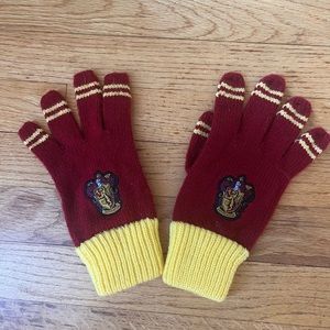 Harry Potter Gryffindor gloves